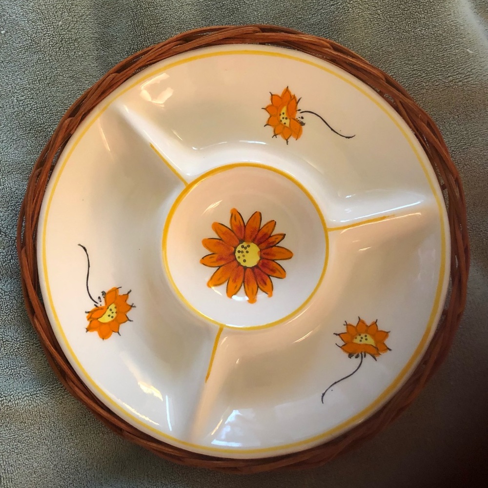 Vintage Tidbit Divided Round Serving Tray in Basket 9”